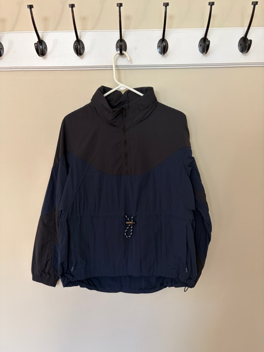 LululemonTwo-Tone Navy and Black Evergreen Pullover Anorak